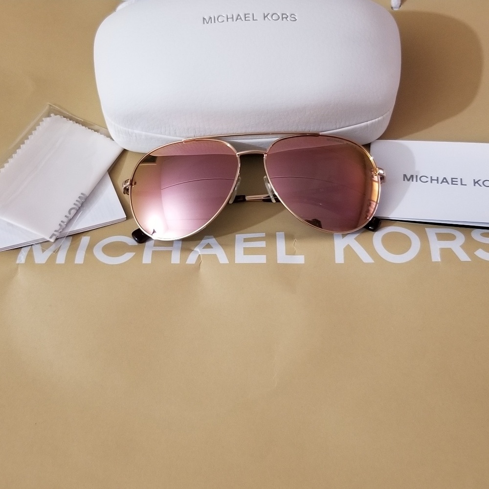 TRADE FOR Hanna MK Sunglasses 😎